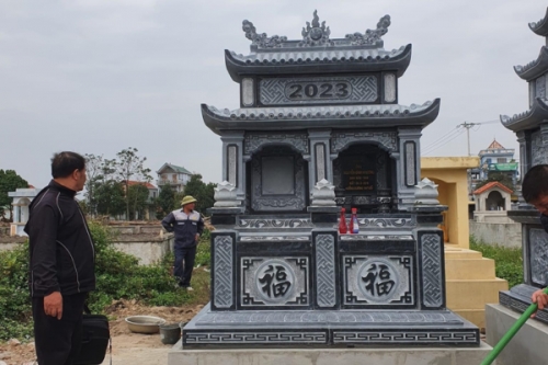 MẪU MỘ ĐÁ ĐÔI HAI MÁI ĐẸP ĐƯỢC XƯỞNG ĐÁ MỸ NGHỆ NGỌC BINH HOÀN THIỆN CHO KHÁCH HÀNG